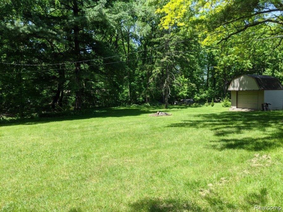 1361 Oakcrest Road Howell, MI 48843 - Photo 27 of 27