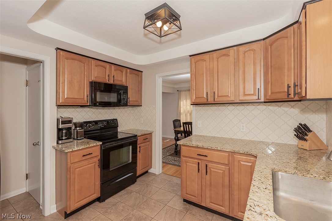 3894 Bushnell Road Cleveland, OH 44118 - Photo 14 of 35 Gallery Image 14