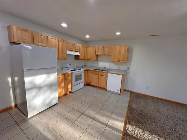 $1,300 | 1279 Pinewood Trail, Unit 9, New Richmond, WI 54017