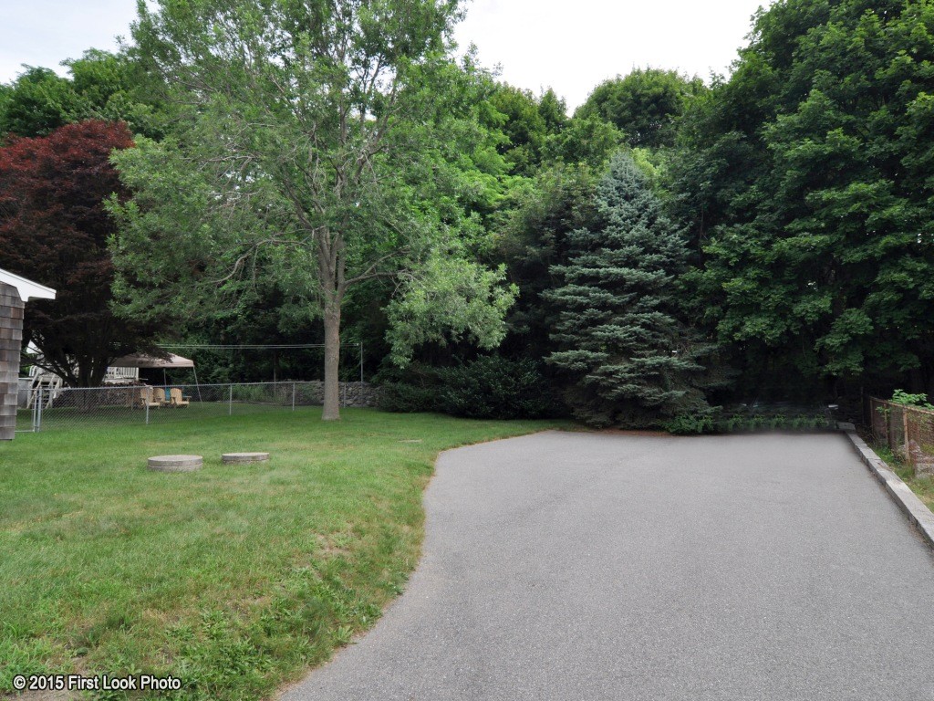 2148 Main Road Tiverton, RI 02878 - Photo 14 of 30