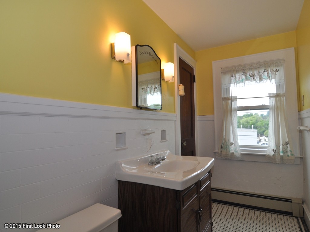 2148 Main Road Tiverton, RI 02878 - Photo 29 of 30