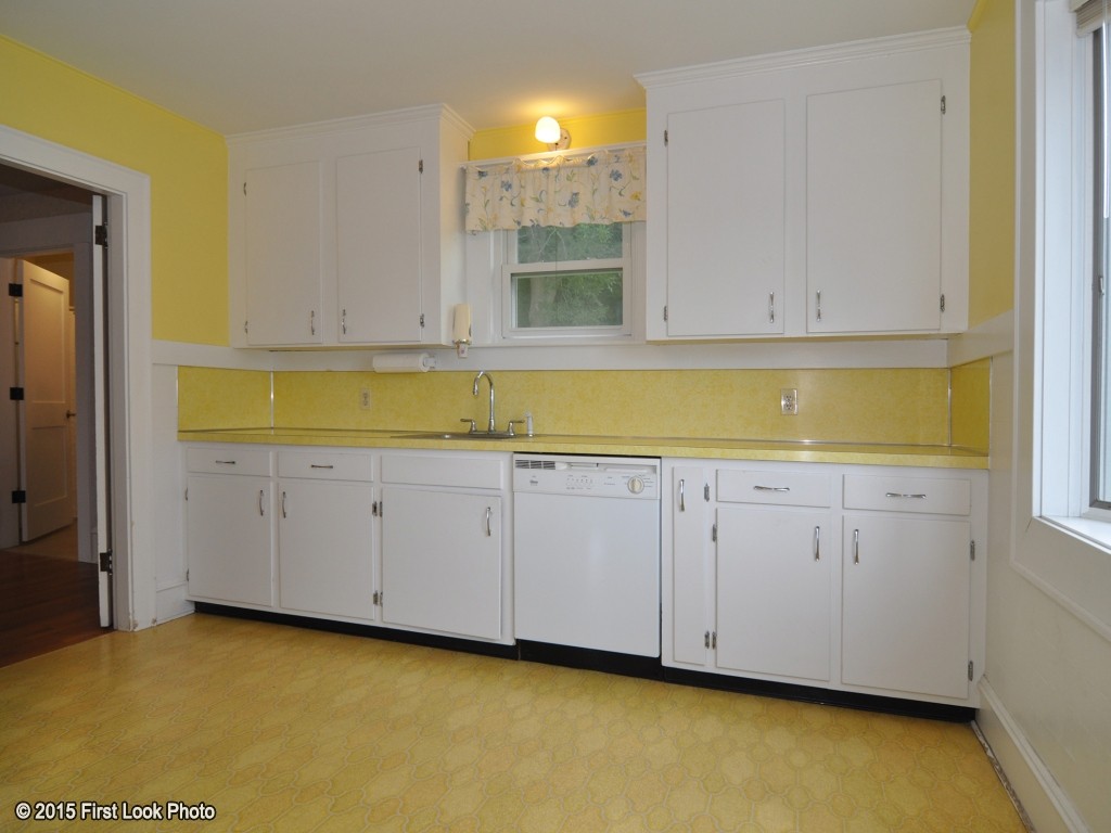 2148 Main Road Tiverton, RI 02878 - Photo 8 of 30