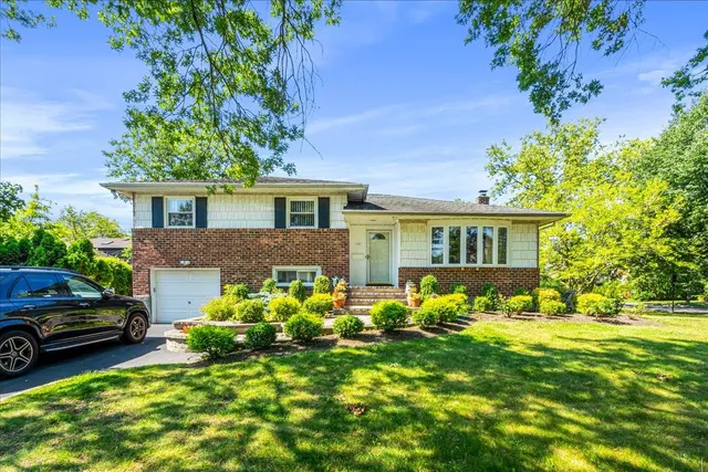 $1,290,000 | 157 Birch Drive, New Hyde Park, NY 11040