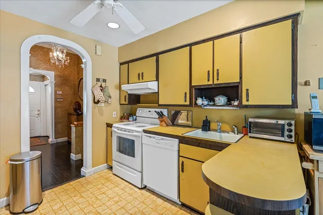 $1,290,000 | 157 Birch Drive, New Hyde Park, NY 11040