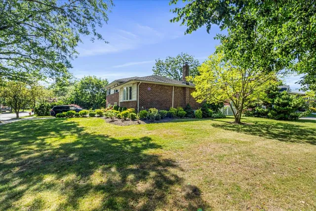 $1,290,000 | 157 Birch Drive, New Hyde Park, NY 11040