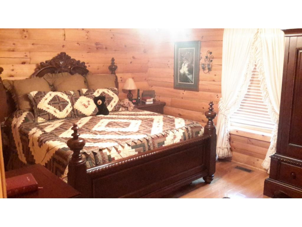 581 Way Cross Road Church Hill, TN 37642 - Photo 15 of 36 Beautiful Master Bedroom