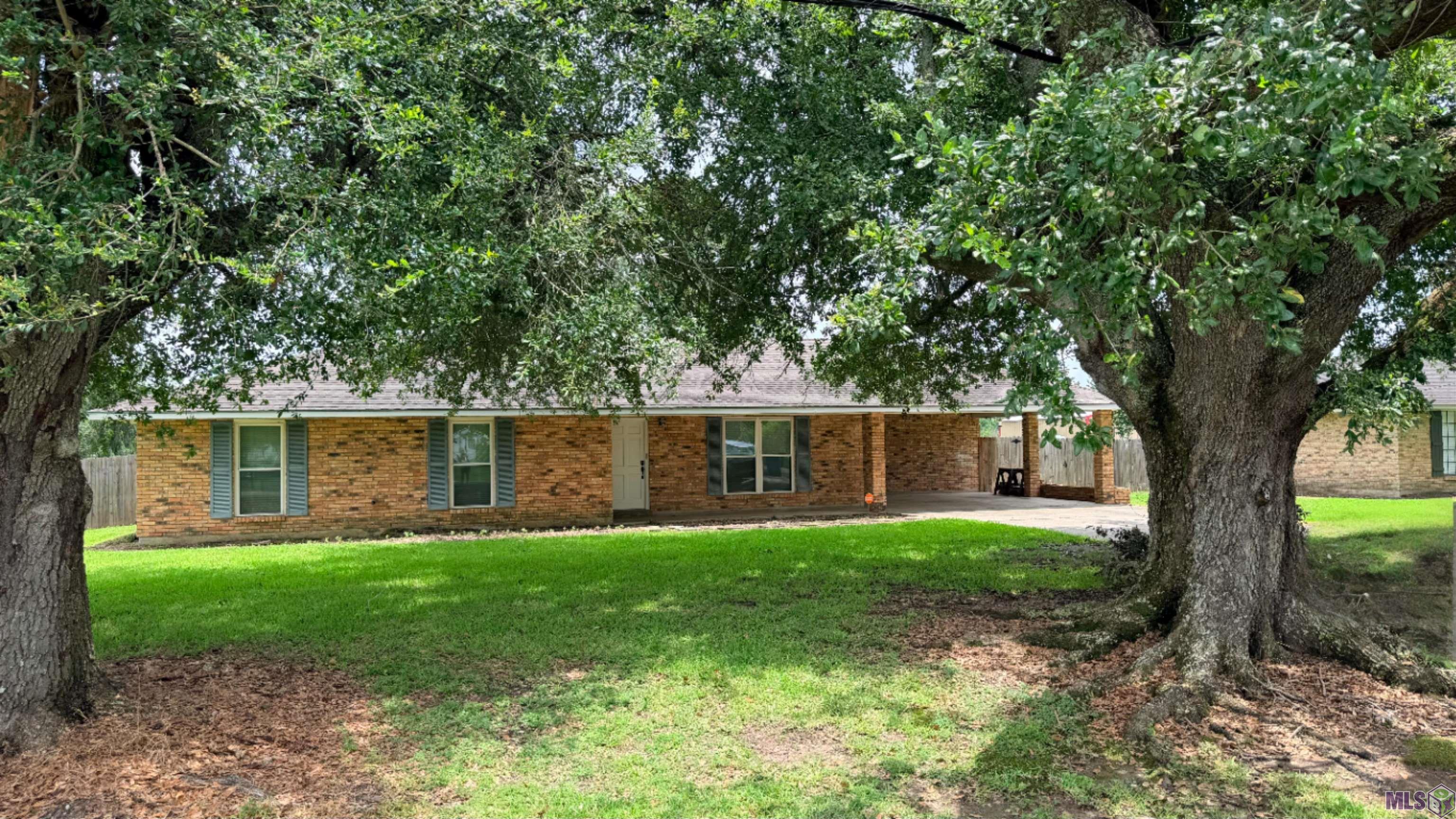 3145 Oakland Road Lakeland, LA 70752 - Photo 2 of 12