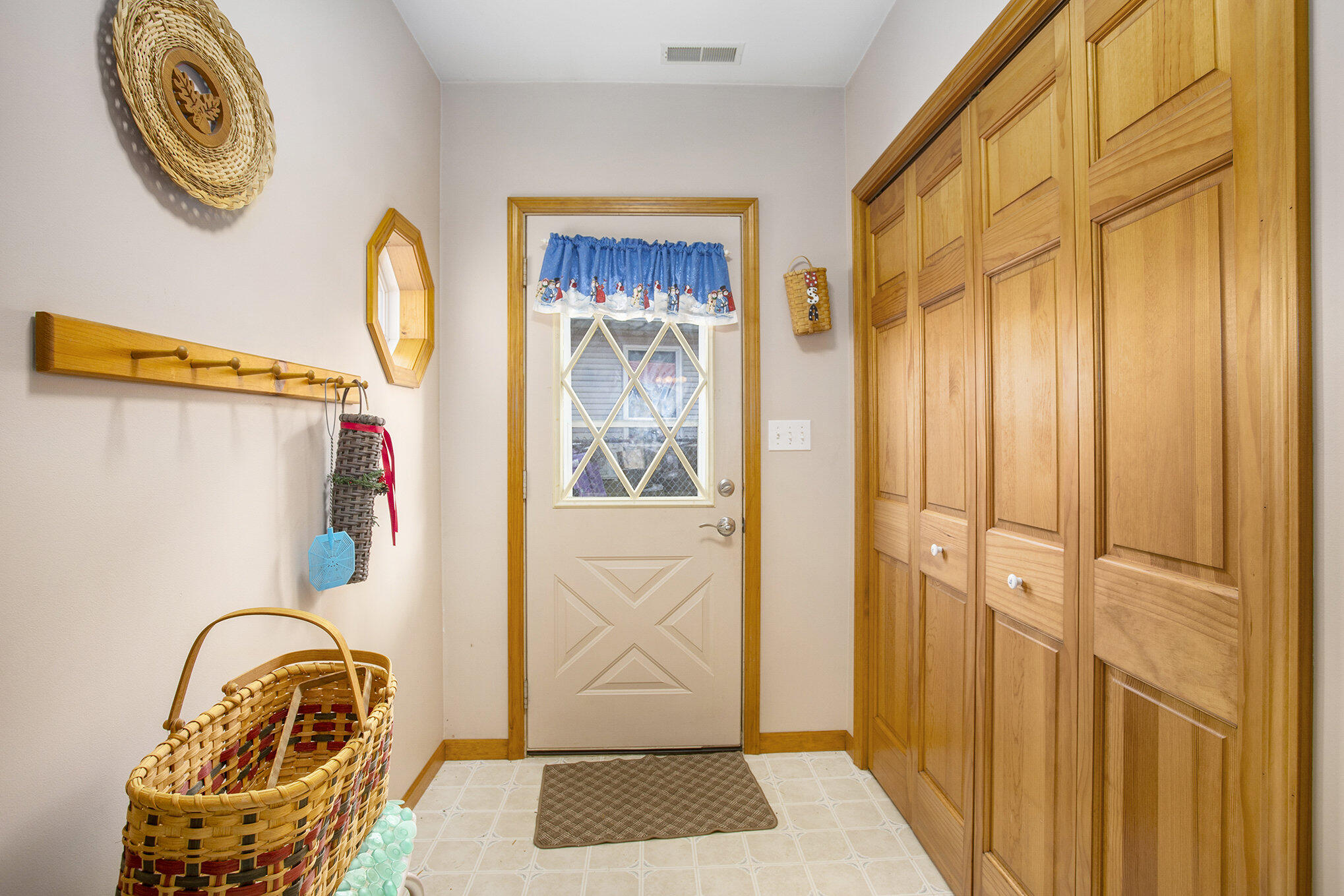 66867 Winding River Road Constantine, MI 49042 - Photo 7 of 21 002_581a3667