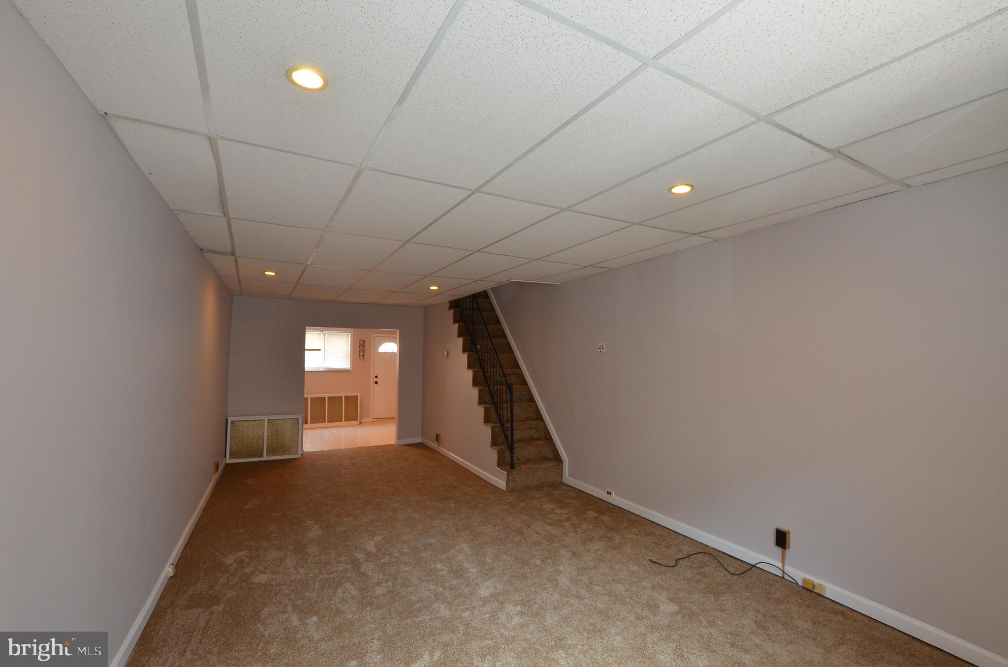 1031 Mercy Street Philadelphia, PA 19148 - Photo 2 of 13 Living Room
