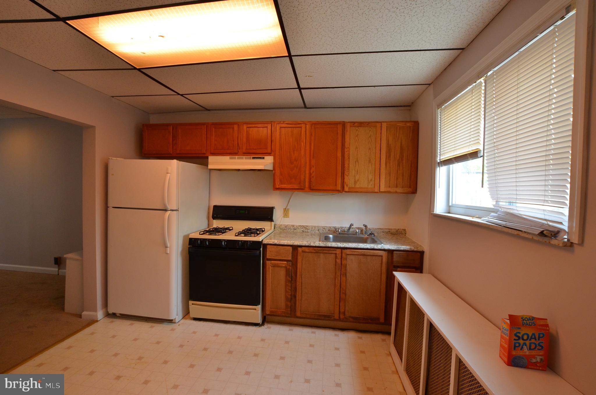 1031 Mercy Street Philadelphia, PA 19148 - Photo 3 of 13 Kitchen