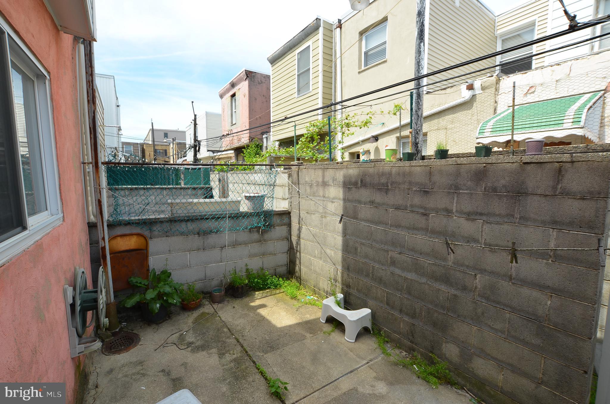 1031 Mercy Street Philadelphia, PA 19148 - Photo 6 of 13 Rear Yard