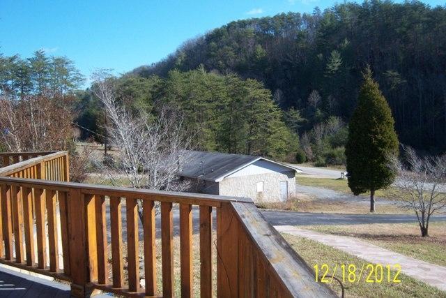 187 Citico Road Vonore, TN 37885 - Photo 5 of 36 04-100_5575