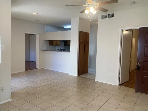 $1,550 | 2710 Grants Lake Boulevard, Unit C11, Sugar Land, TX 77479