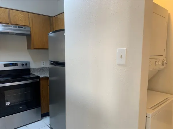 $1,550 | 2710 Grants Lake Boulevard, Unit C11, Sugar Land, TX 77479