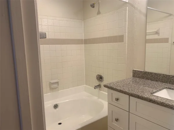 $1,550 | 2710 Grants Lake Boulevard, Unit C11, Sugar Land, TX 77479
