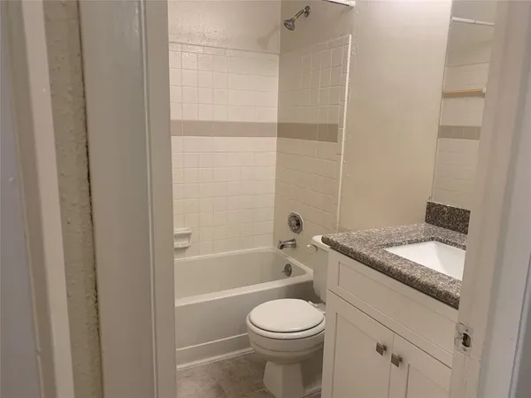 $1,550 | 2710 Grants Lake Boulevard, Unit C11, Sugar Land, TX 77479