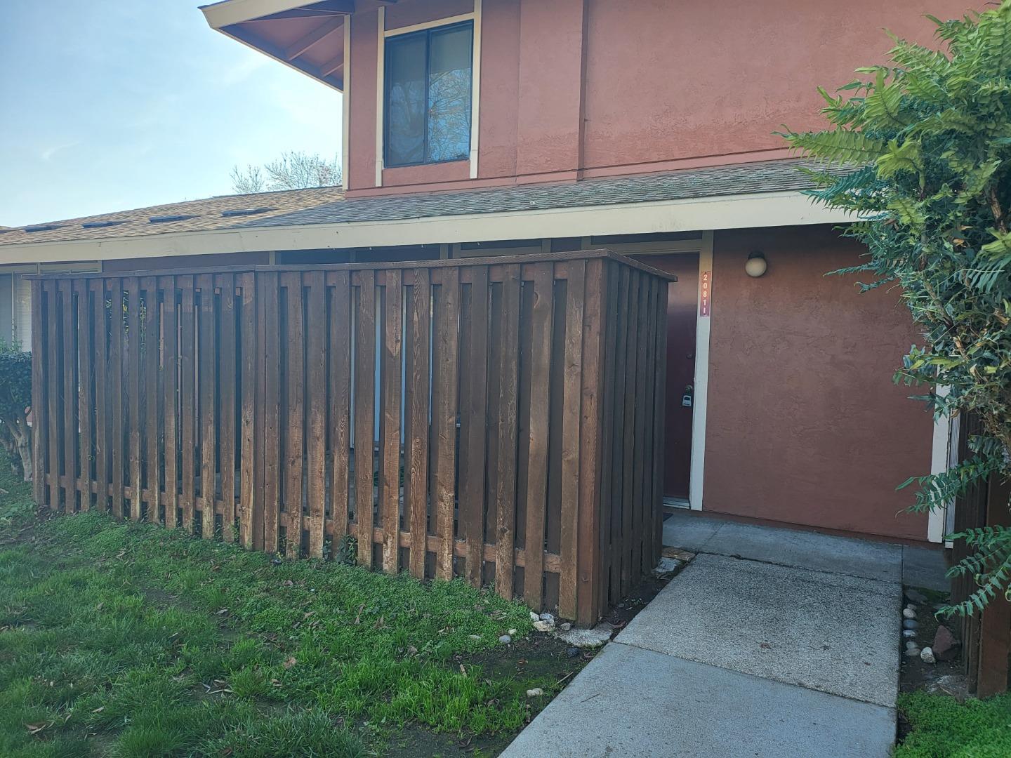 2081 Olivera Road, Unit I Concord, CA 94520 - Photo 1 of 23 a backyard of a house