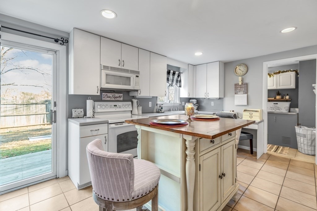 11 Karen Road Framingham, MA 01701 - Photo 14 of 39 Gallery Image 14