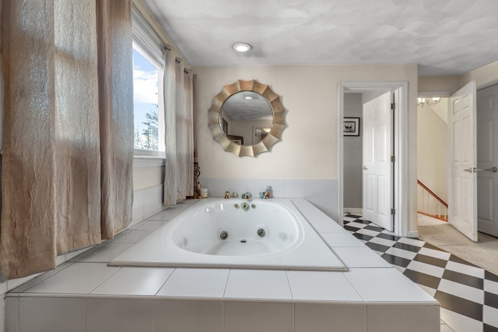 11 Karen Road Framingham, MA 01701 - Photo 24 of 39 Gallery Image 24