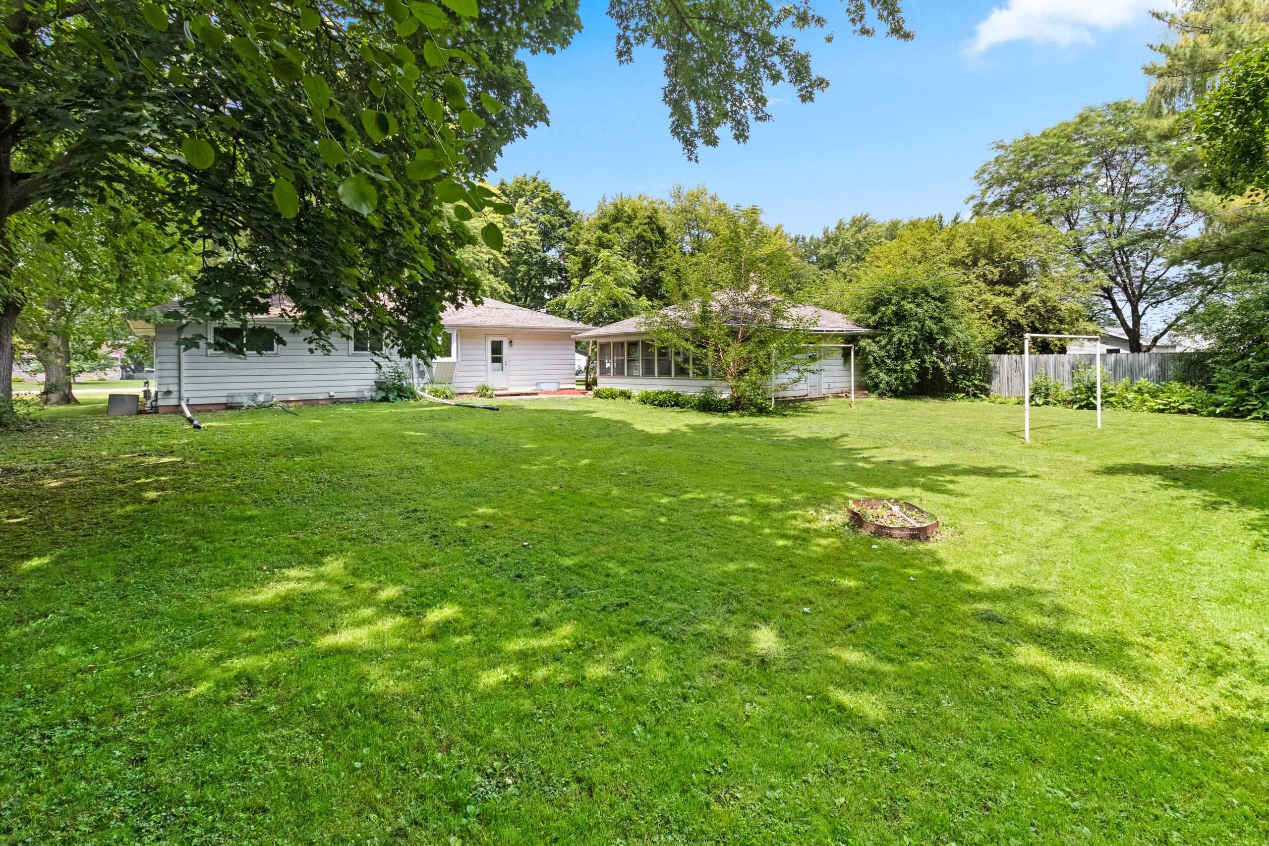 1502 South Van Dyke Road Appleton, WI 54914 - Photo 4 of 53