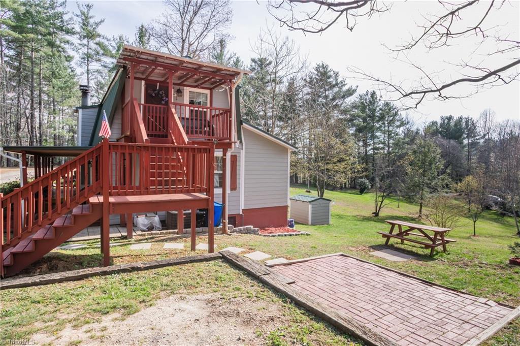 6414 Summit Road Purlear, NC 28665 - Photo 34 of 36