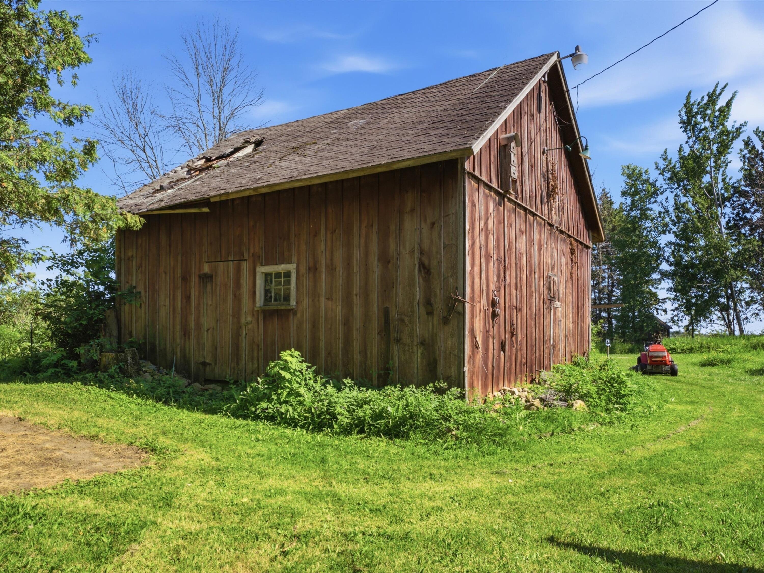 10401 State Highway Two Rivers, WI 54241 - Photo 19 of 21 2nd barn on property