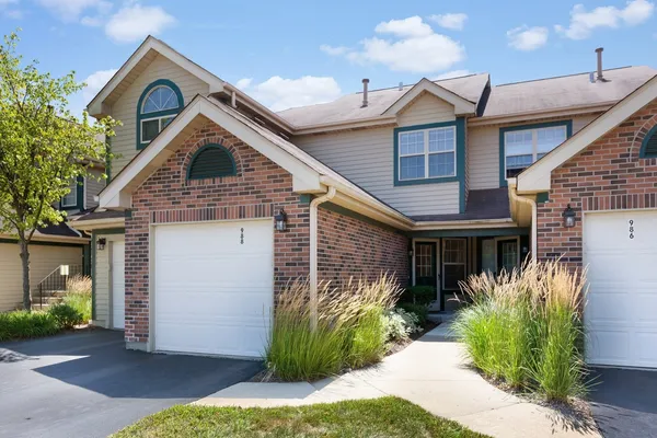 $290,000 | 988 Ridgefield Lane, Wheeling, IL 60090