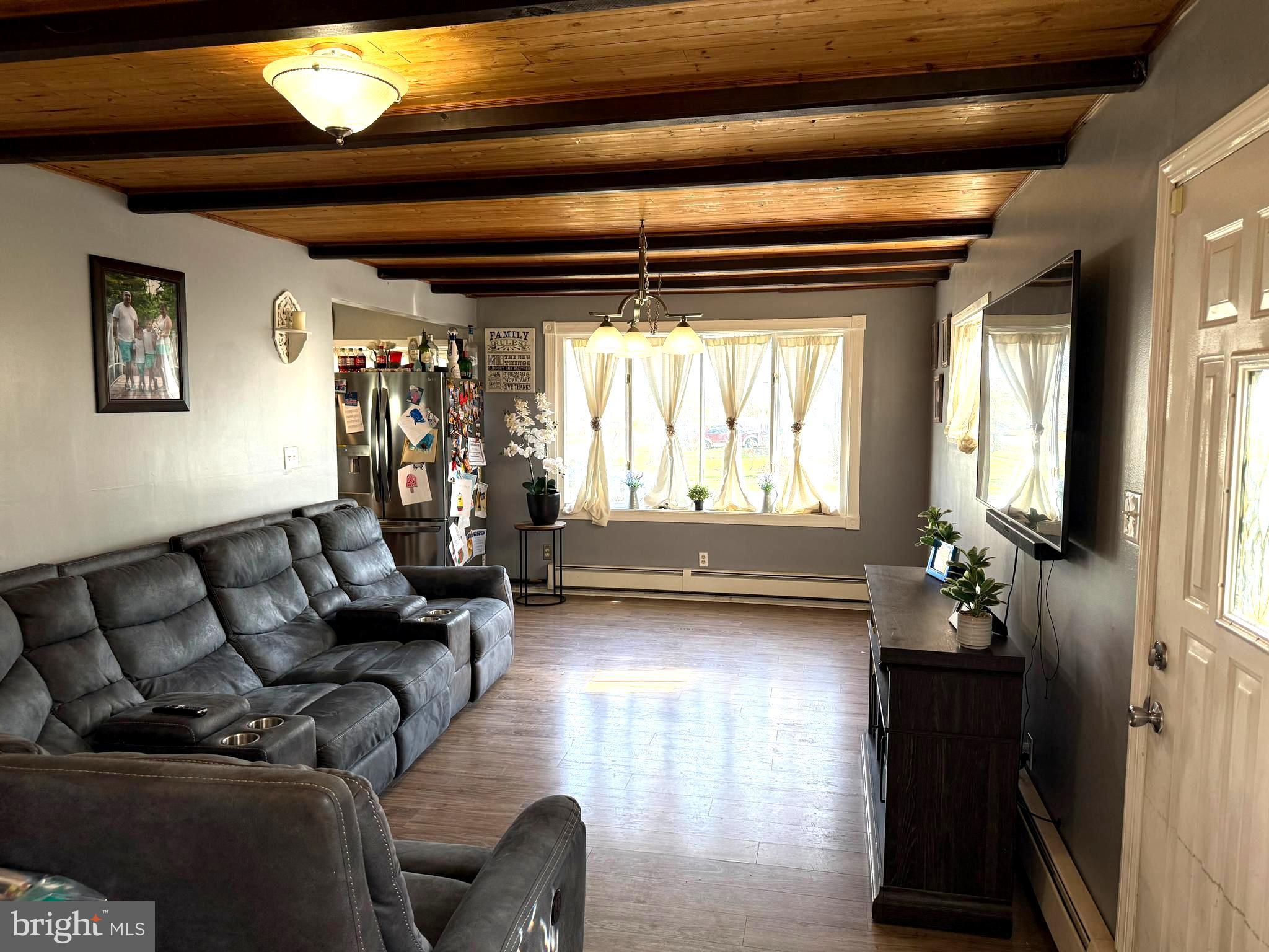 25 Goldengate Road Levittown, PA 19057 - Photo 7 of 36 Gallery Image 7
