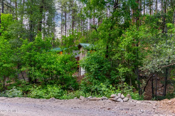 $535,000 | 8475 South Breezy Pine Road, Mayer, AZ 86333