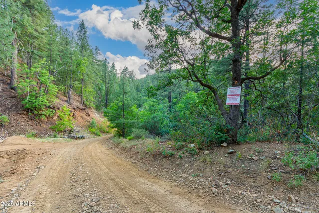 $537,000 | 8475 South Breezy Pine Road, Mayer, AZ 86333