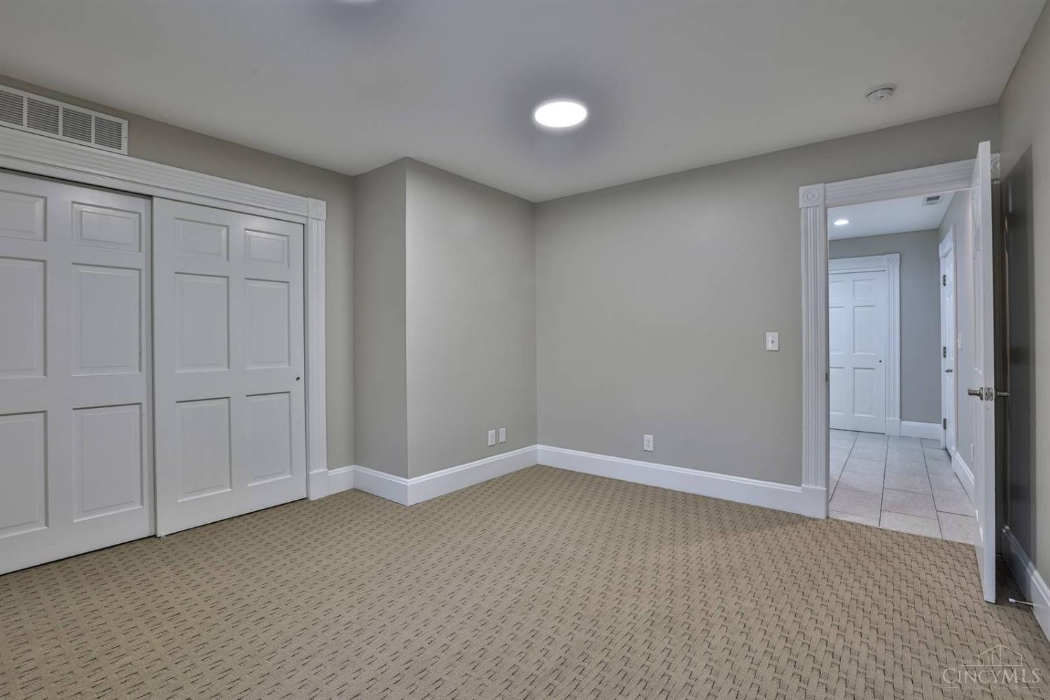 257 Compton Road Wyoming, OH 45215 - Photo 35 of 65