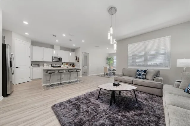 $1,900 | 564 Hennepin Loop, Lake Wales, FL 33898