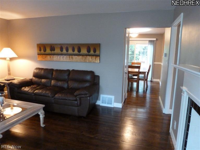 5194 Bridgewater Road Cleveland, OH 44124 - Photo 9 of 25