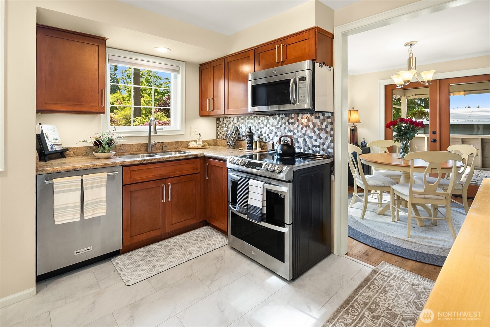 8724 Main Street Edmonds, WA 98026 - Photo 12 of 40 Gallery Image 12