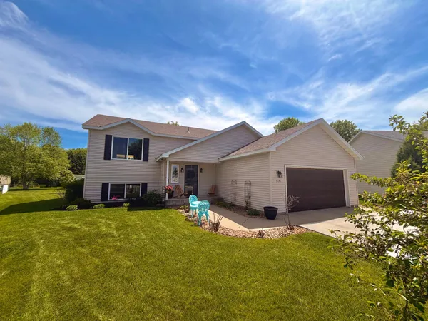$330,000 | 5736 Eagle Court, St. Cloud, MN 56303