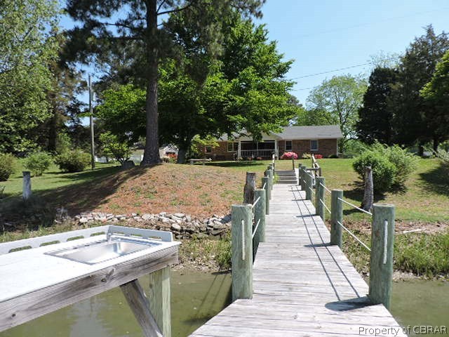 4063 Aberdeen Creek Road Gloucester, VA 23061 - Photo 15 of 31 PIER WITH CLEANING STATION