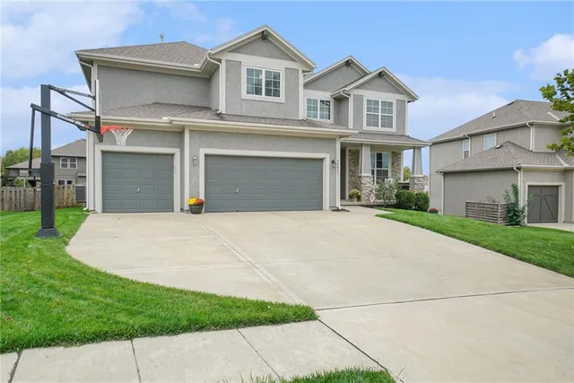 $660,000 | 20457 West 107th Terrace, Olathe, KS 66061