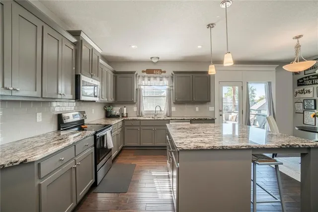 $670,000 | 20457 West 107th Terrace, Olathe, KS 66061