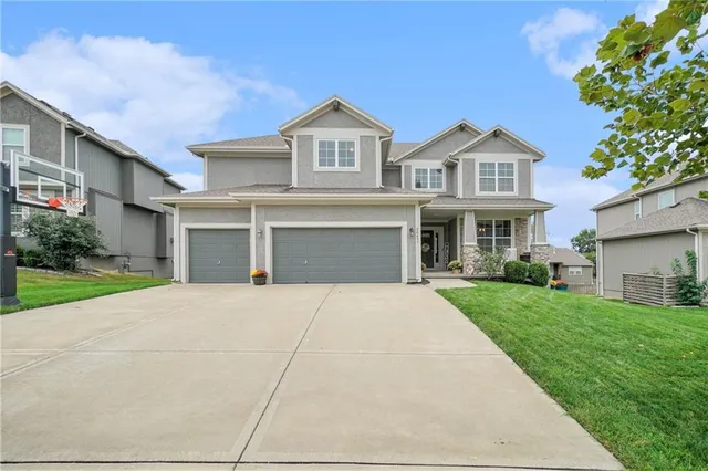 $670,000 | 20457 West 107th Terrace, Olathe, KS 66061