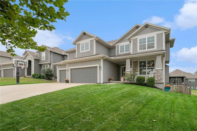 $670,000 | 20457 West 107th Terrace, Olathe, KS 66061