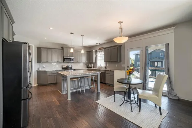 $670,000 | 20457 West 107th Terrace, Olathe, KS 66061