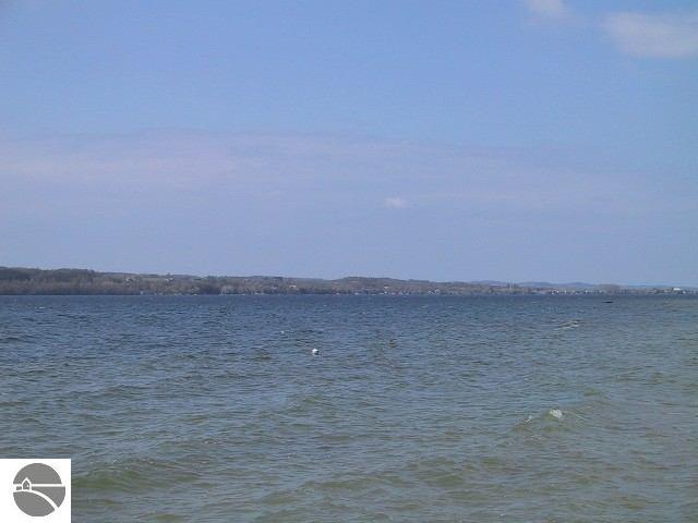 8912 South Sunnyview Road Traverse City, MI 49684 - Photo 6 of 7 1644981-5.JPG