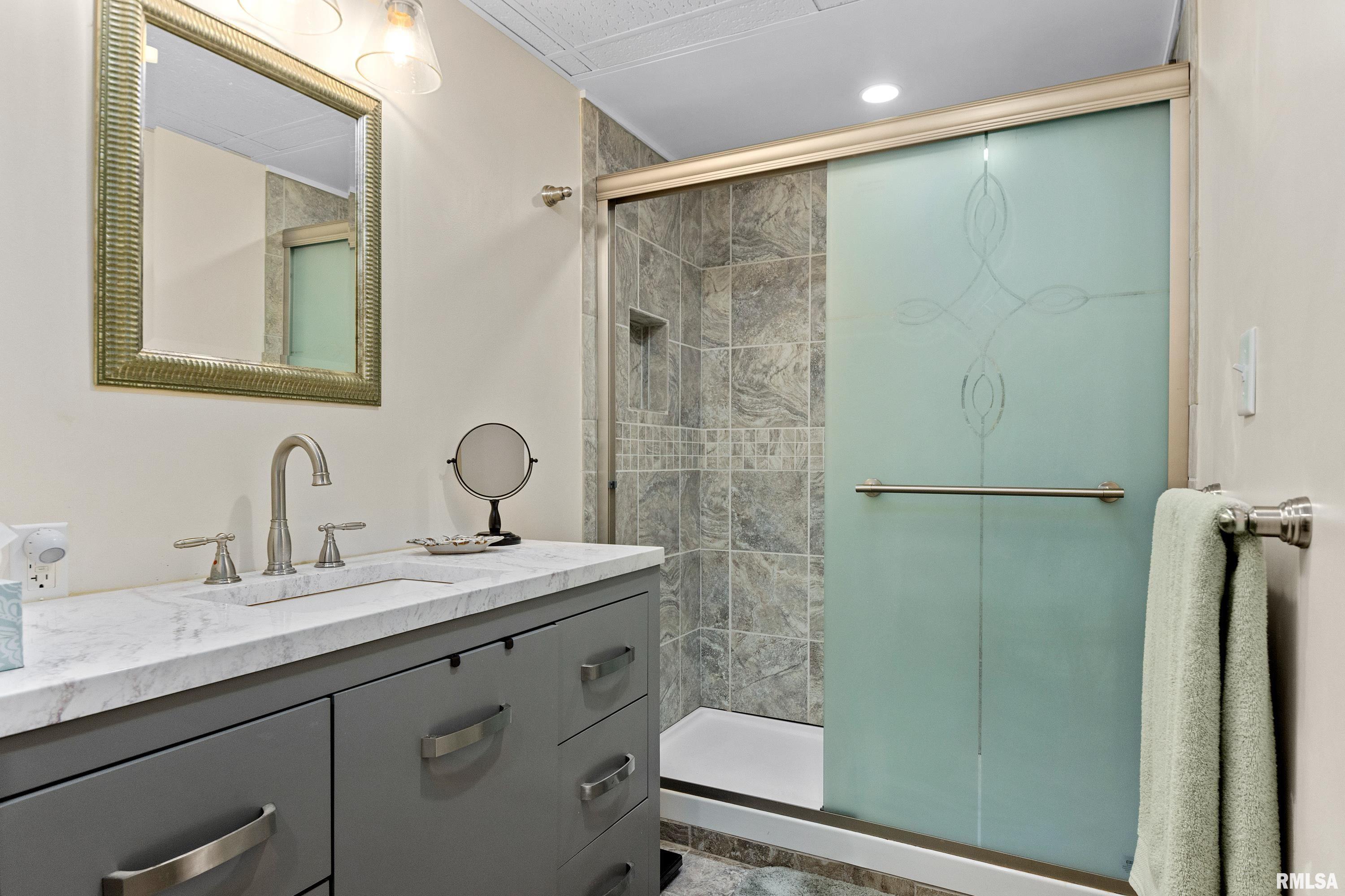 29353 North Bitner Road Glasford, IL 61533 - Photo 9 of 55 Gallery Image 9