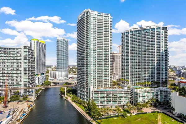 $4,000 | 92 Southwest 3rd Street, Unit 3912, Miami, FL 33130