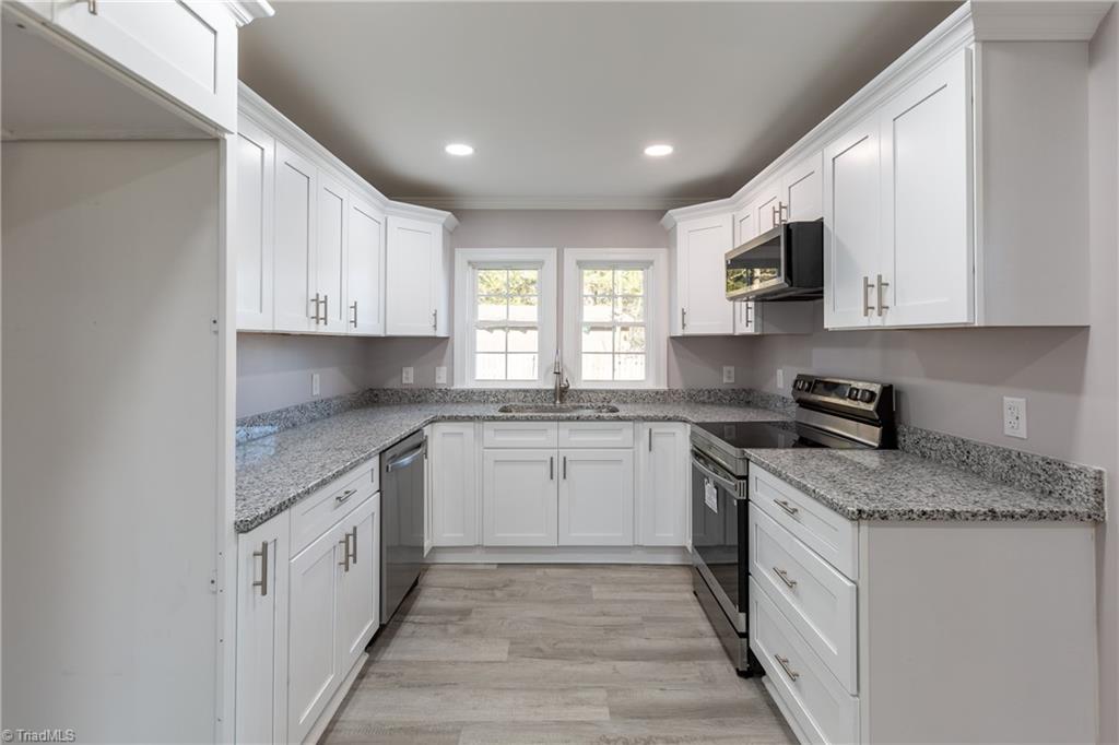 1517 Skeet Club Road High Point, NC 27265 - Photo 4 of 15