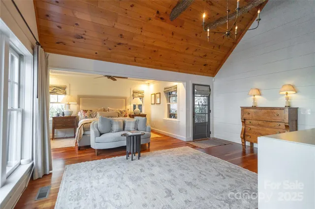 a view of a livingroom with furniture