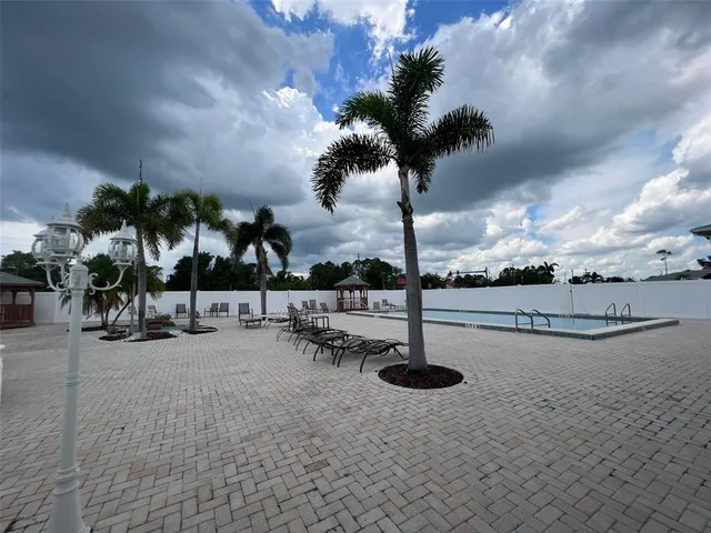 a view of entryway with a front door