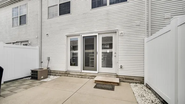 $249,900 | 1818 Golden Oak Court, Crown Point, IN 46307