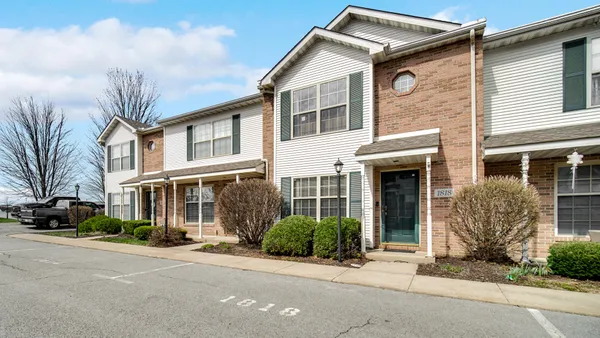 $249,900 | 1818 Golden Oak Court, Crown Point, IN 46307