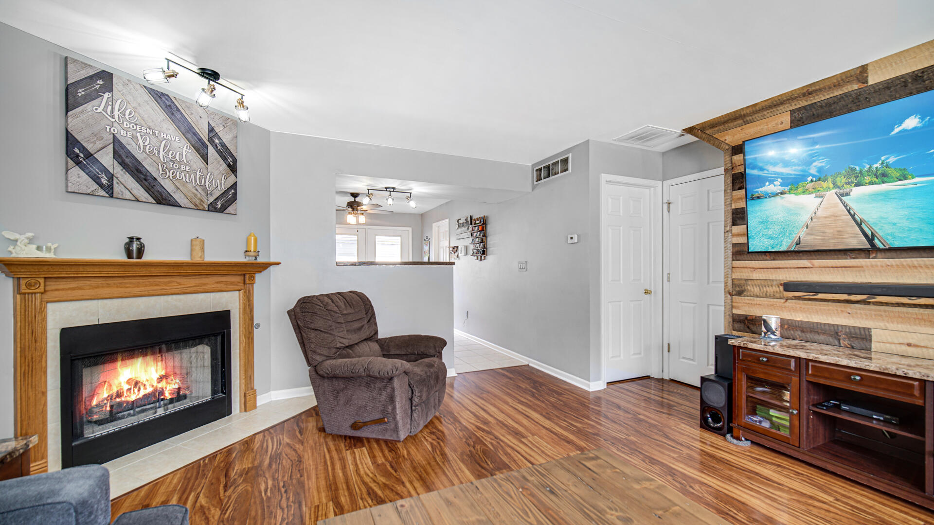 1818 Golden Oak Court Crown Point, IN 46307 - Photo 4 of 28 1920x1080